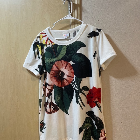 Women Large LuLaRoe T-Shirt Pretty Floral Print Casual Elegant